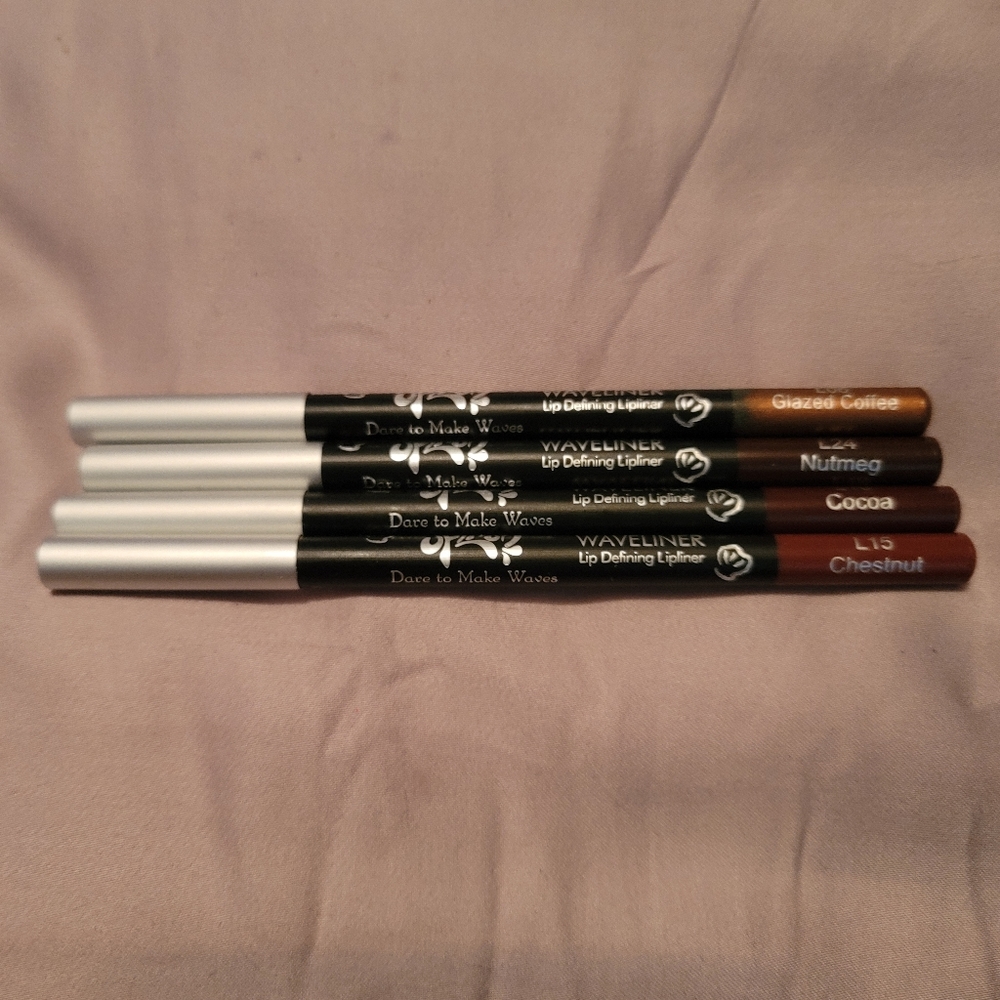 SET OF 4 SPLASH WAVELINERS- SEE PICTURES FOR COLORS